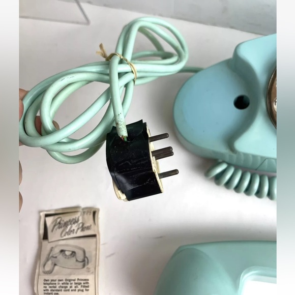 Vtg Rotary Dial Telephone Desk Phone Stromberg Carlson TEAL Princess Color READ - Picture 6 of 11